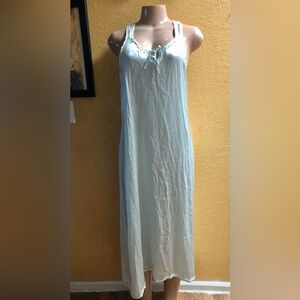 Chic White Lace-Accented Chemise